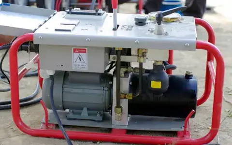 Industrial gas generators